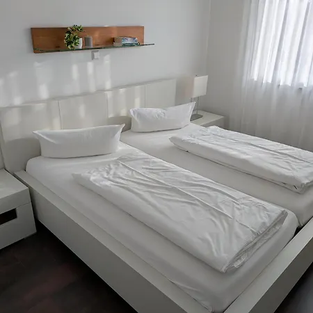 Schicke Am Golfplatz